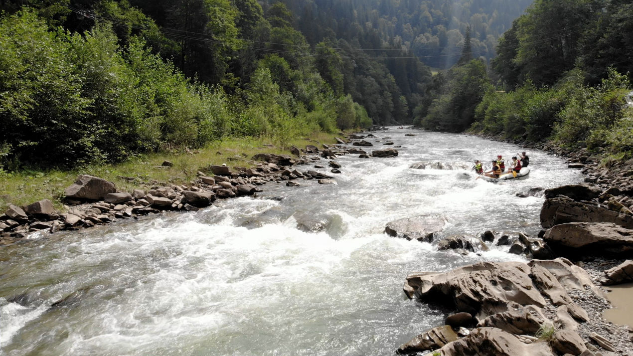 Rafting sur la rivière Kitka