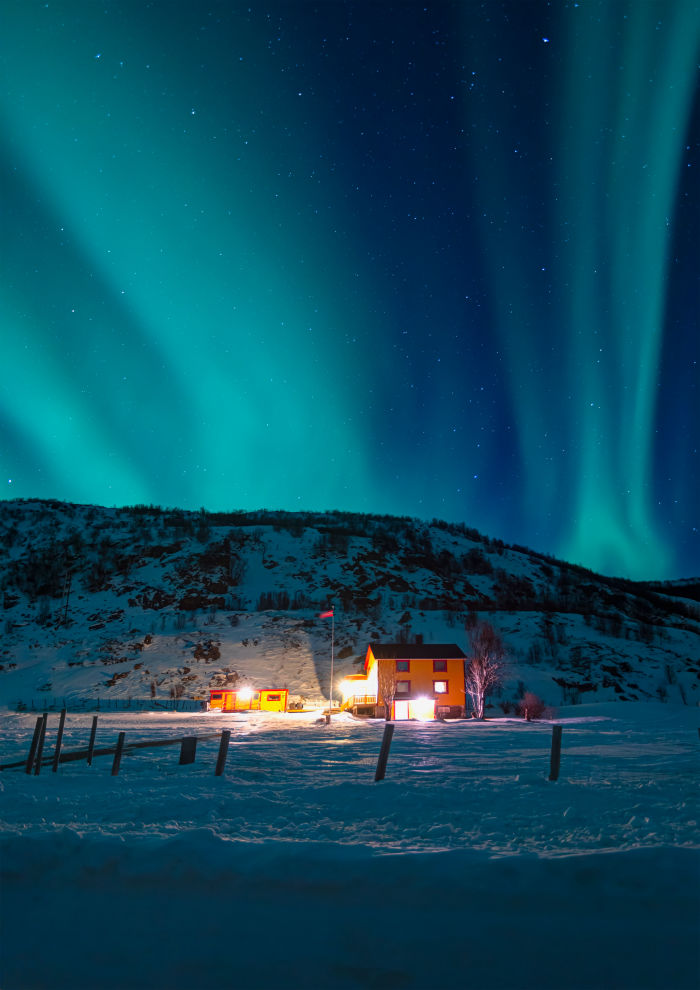 Draperies de lumière verte dans le ciel